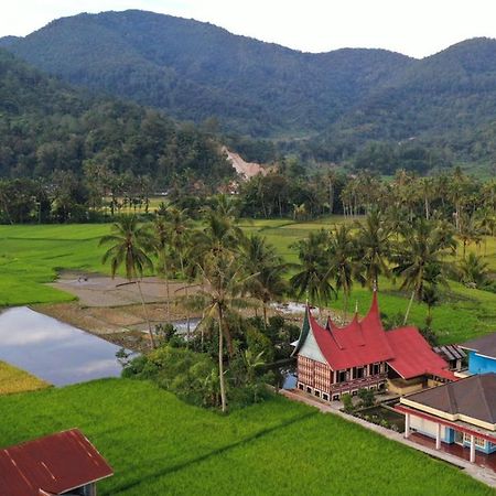 Вилла Rumah Gadang Simarasok Baso Экстерьер фото