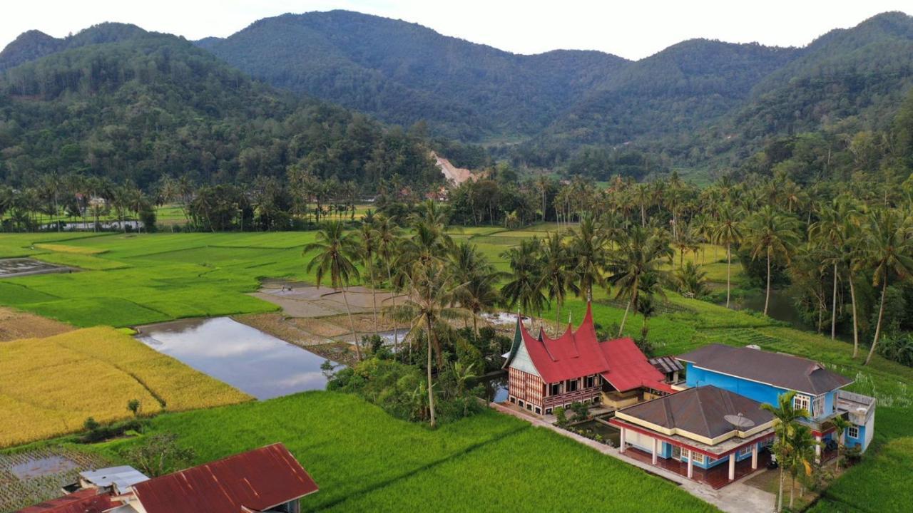 Вилла Rumah Gadang Simarasok Baso Экстерьер фото