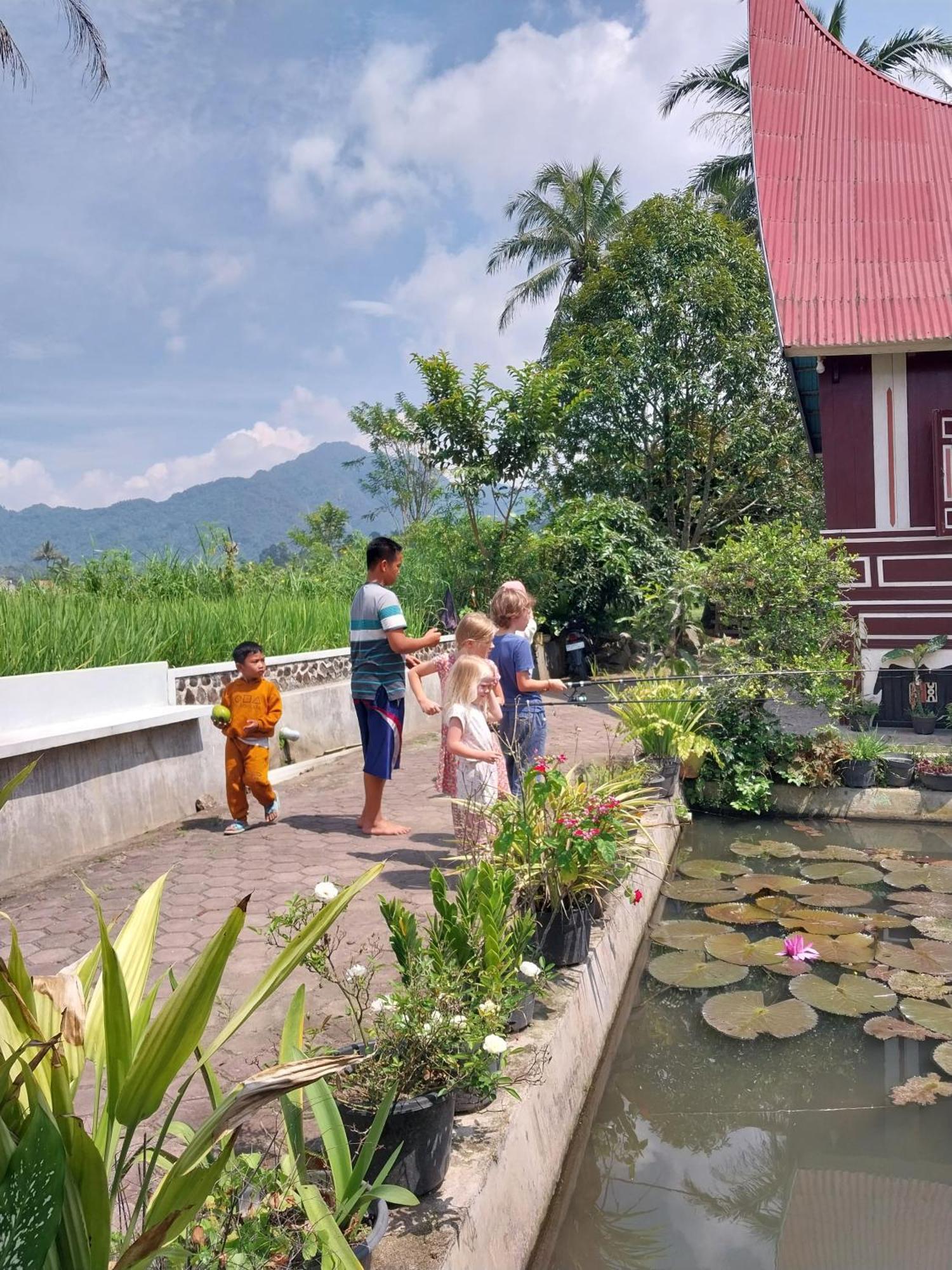 Вилла Rumah Gadang Simarasok Baso Экстерьер фото